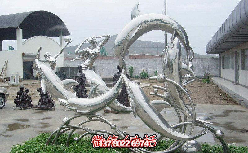 一群活躍海豚,為游樂(lè)園帶來(lái)更多樂(lè)趣——不銹鋼海豚雕塑 一群活躍海豚,為游樂(lè)園帶來(lái)更多樂(lè)趣——不銹鋼海豚雕塑
