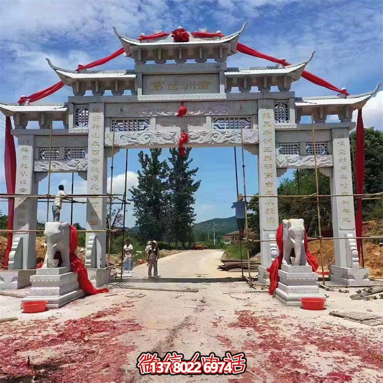 集道路四柱、花崗巖、花崗石雕和牌樓于一體的精美絕倫藝術(shù)品